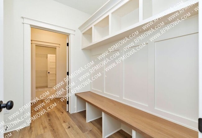 Building Photo - 440 NW Ashley Cir