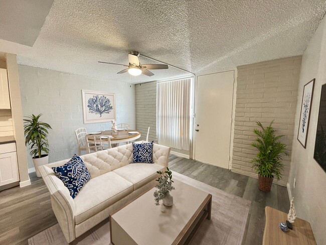 Interior Photo - Summit on Thomas