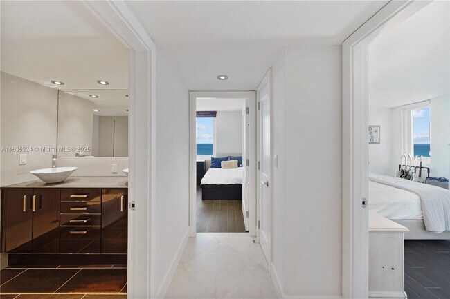 Building Photo - 2301 Collins Ave