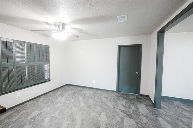 Building Photo - 3606 San Blas Dr