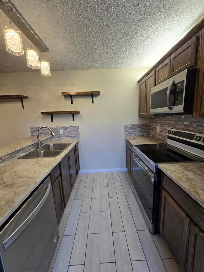 Building Photo - 3811 38th Way