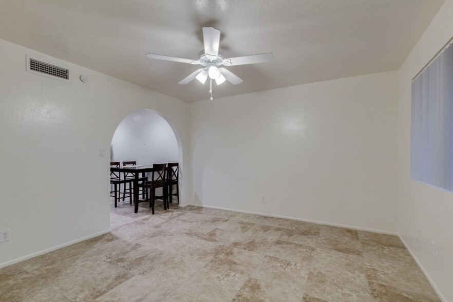 Building Photo - Desert Sunshine 1