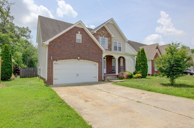 Building Photo - 716 Cavalier Dr