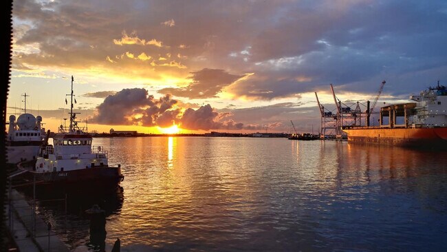 Building Photo - 408 Harrison Ave