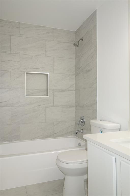 Building Photo - 1106 August Dr