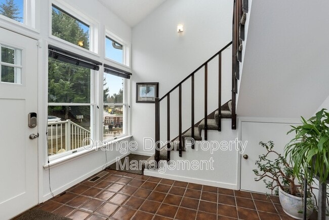Building Photo - 55 Hylebos Ave