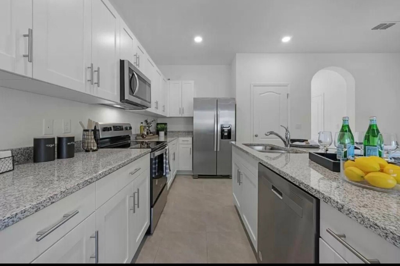 Building Photo - 120 Reena Dr