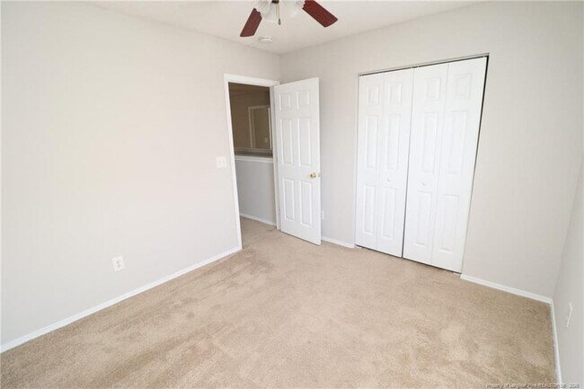 Building Photo - 5 Bellmore Ct