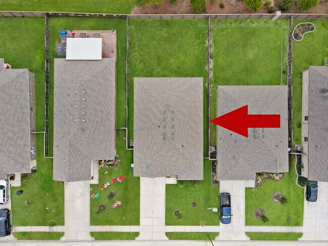 Building Photo - 15127 Willow Tree Ln