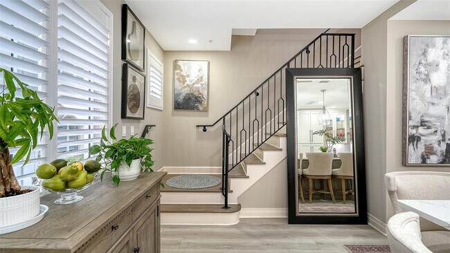 Building Photo - 235 Cocoanut Ave