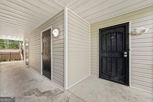 Building Photo - 9202 Fairington Ridge Cir