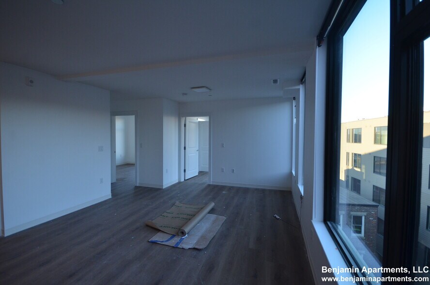 Building Photo - 89 Brighton Ave