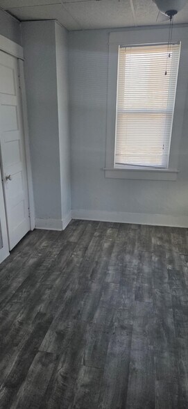 Building Photo - 502 1/2 Ohio Ave