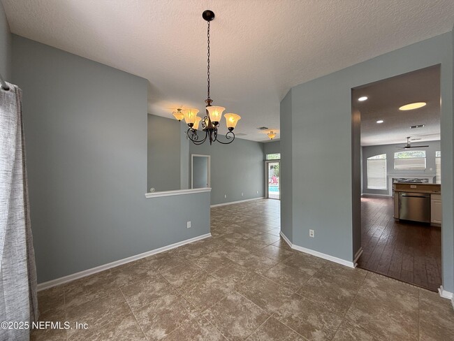 Building Photo - 1319 N Kyle Way