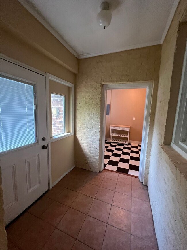 Building Photo - YELLOWBUNNY- 3352/3354-MONTEZUMA DUPLEX-CAMELIA-255/256