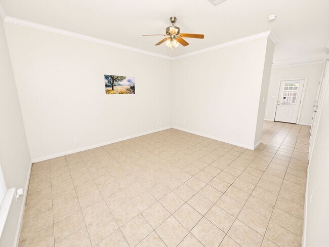 Building Photo - 2 bedroom Townhouse at Lake Beau Pre
