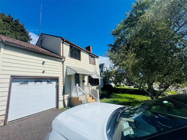 Building Photo - 2709 Watson Blvd