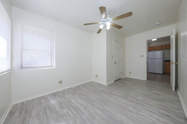 Building Photo - 1014 N 7th Ave