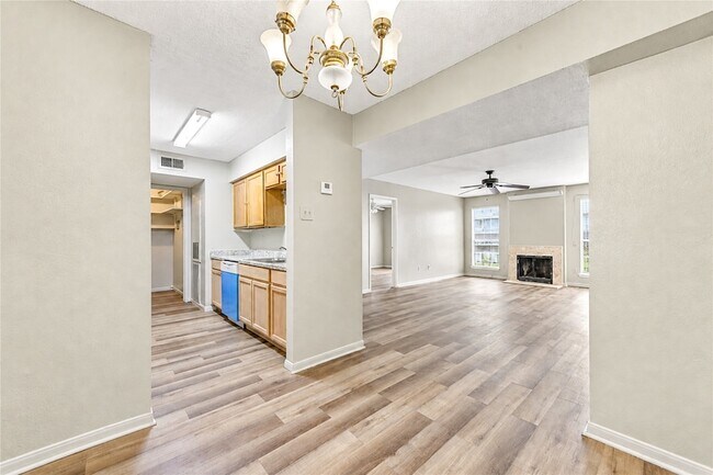 Building Photo - 6606 De Moss Dr