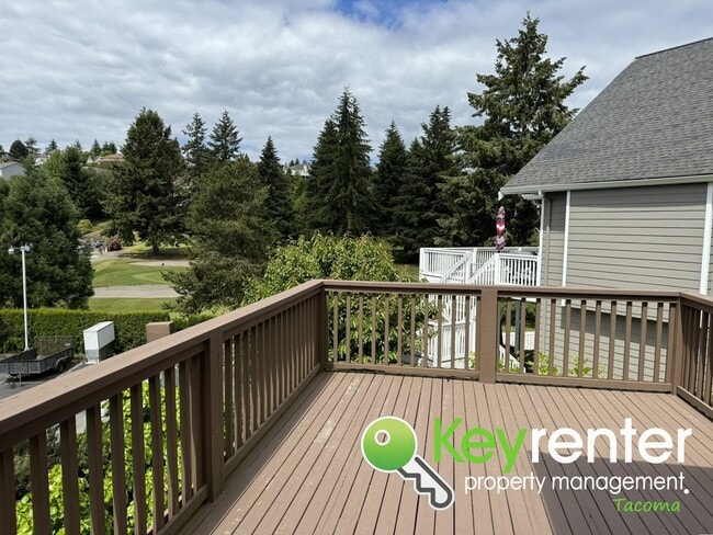 Building Photo - Dream Home on North Shore Golf Course in T...