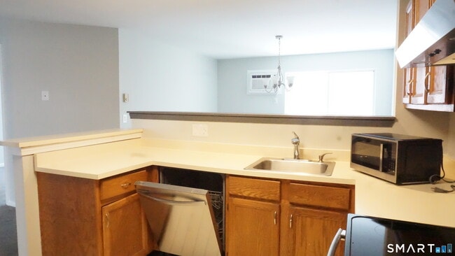 Building Photo - 234 Willow Springs