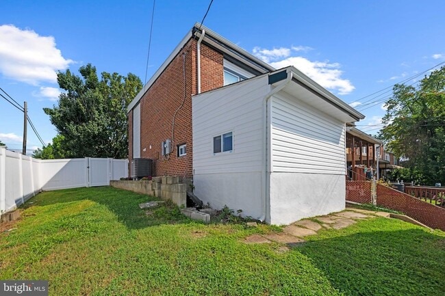 Building Photo - 7901 Wynbrook Rd
