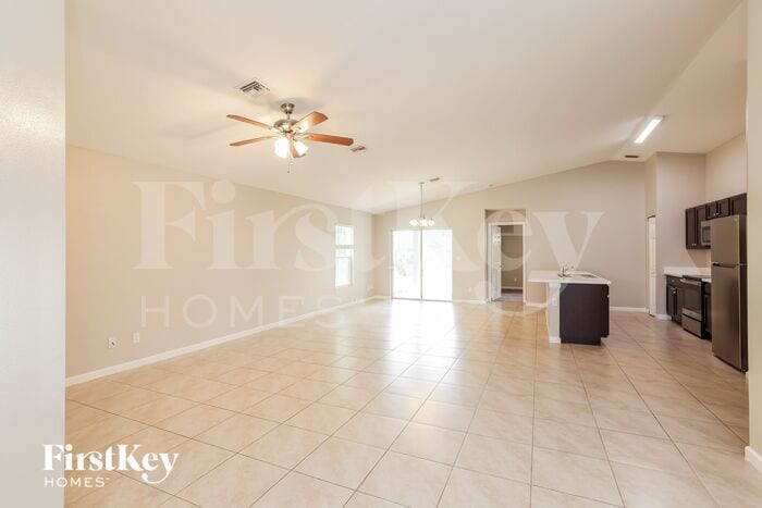 Building Photo - 3611 SW San Benito St