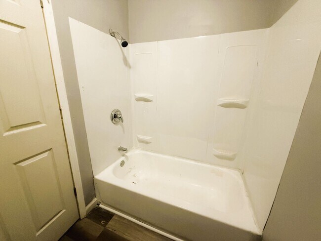 Building Photo - 5345 Wells Ave