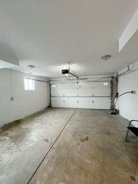 Building Photo - 3527 S Parnell Ave