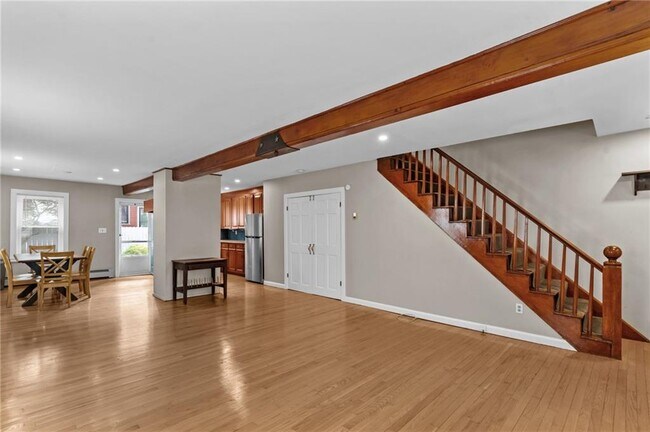 Building Photo - 19 Cross St