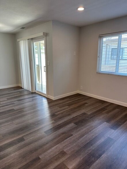 Building Photo - 5238 Hayter Ave