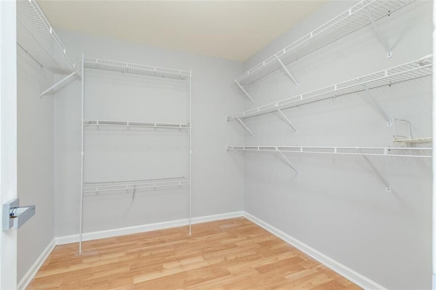 Building Photo - 3418 Rose Arbor Ct