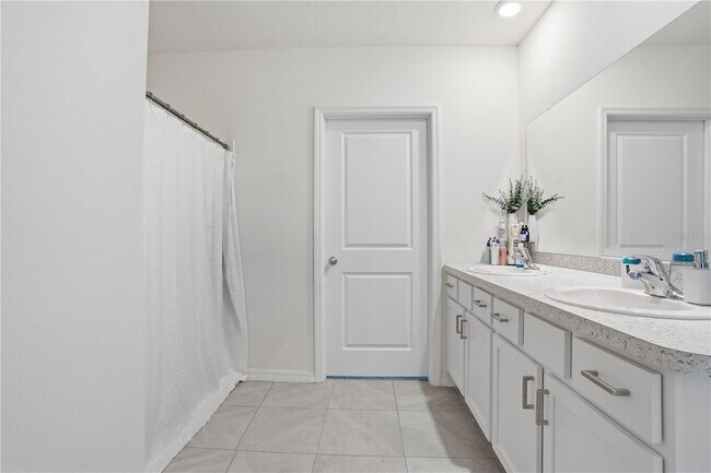 Building Photo - 37 Hickory Crse Cir