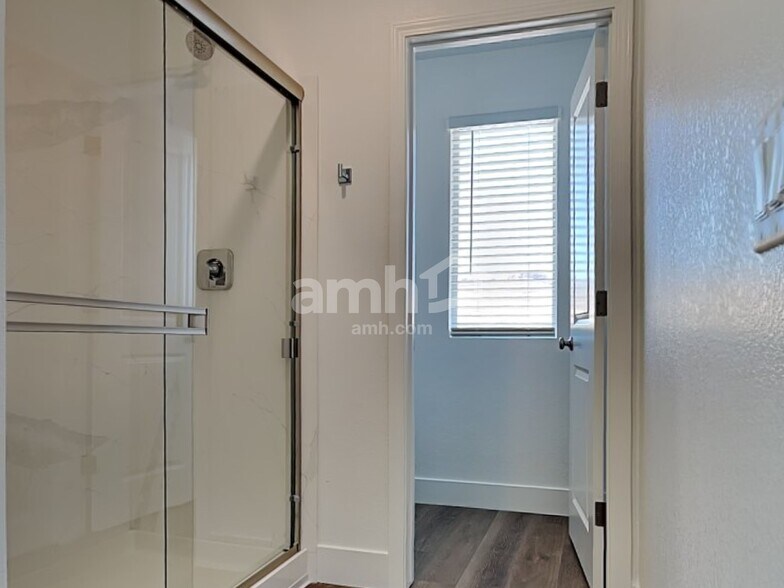 Building Photo - 11123 Magallanes St