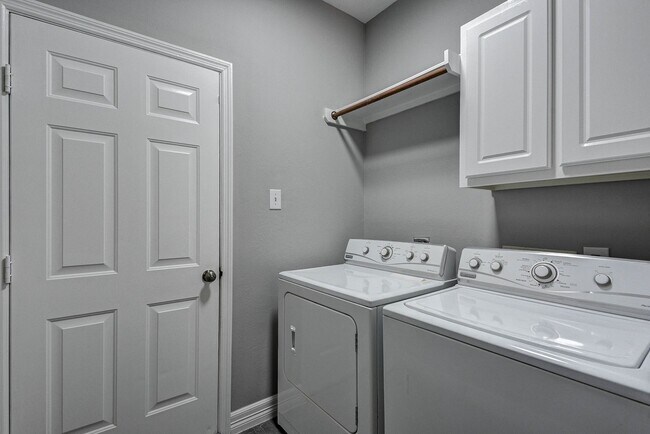 Building Photo - 182 N Millport Cir