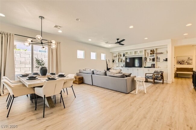 Building Photo - 2724 Mintlaw Ave