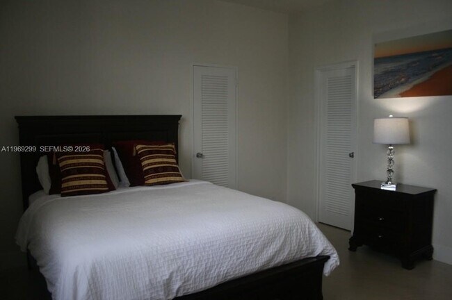 Building Photo - 3901 S Ocean Dr