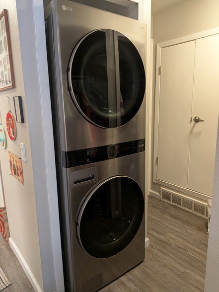 New stackable laundry - 4294 S Salida Way