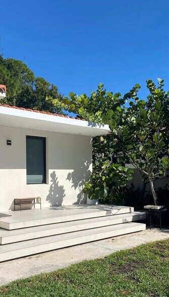 Building Photo - 1277 SW 19th St