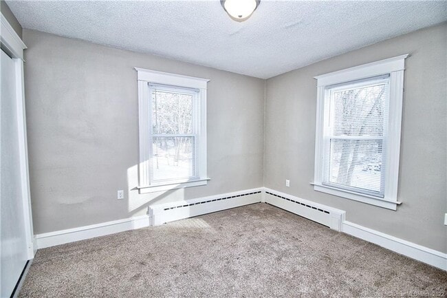 Building Photo - 15 Diamond St