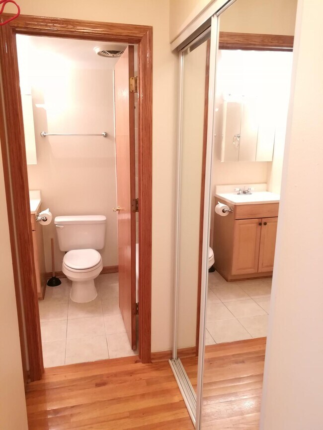 Building Photo - 4600 N Cumberland Ave