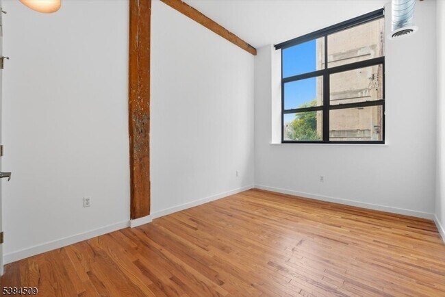 Building Photo - 475 S Jefferson St