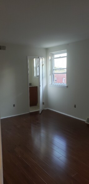 Building Photo - 9783 Hilspach St