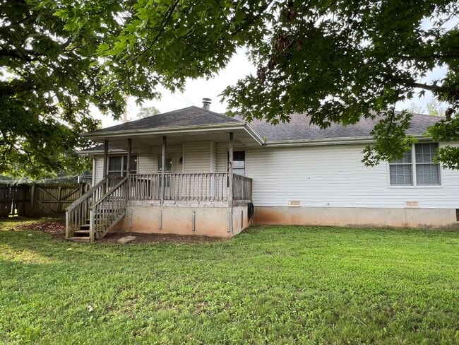 Building Photo - 3 Bedroom with Large Covered Deck in southwest Springfield