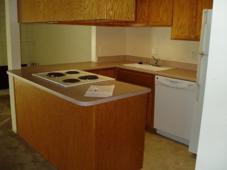 Building Photo - 6041 Leafwood Dr