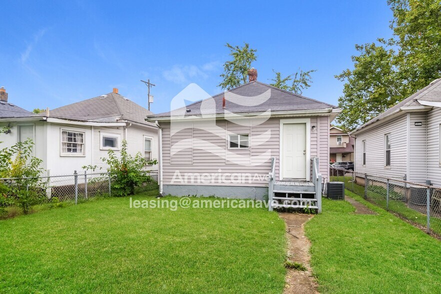 Building Photo - 806 Crawford St