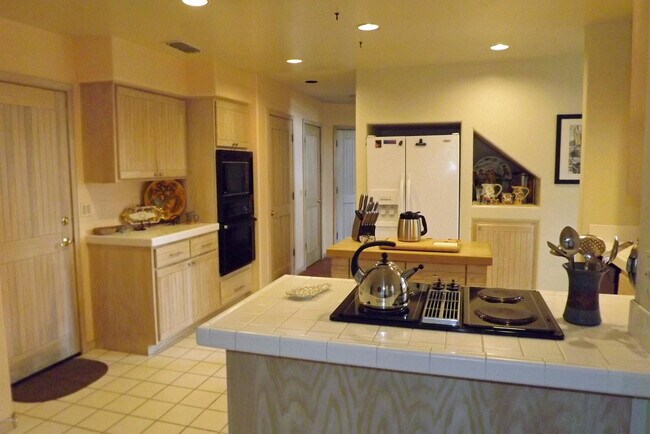 Building Photo - 13227 N Mimosa Dr
