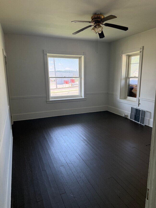 Building Photo - 1003 Lancaster Pike