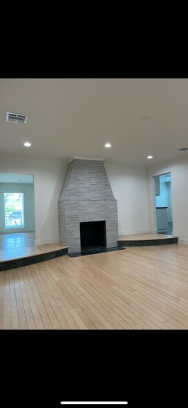 Building Photo - 6505 Greenbush Ave