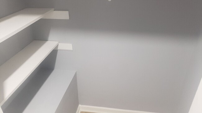 Building Photo - Delightful 3br 3ba Townhome in Chapel Hill...